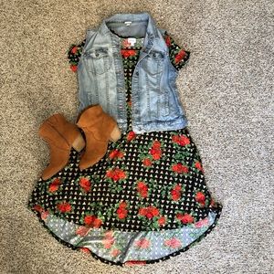 👗VGUC LLR Floral Rose Carly👗